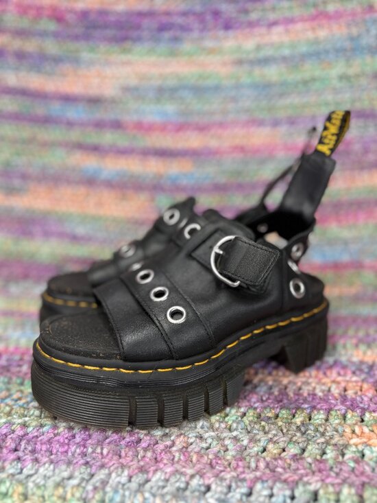 Dr. Martens Shoes - Dr.Martens Ricki HDW Sandals Womens size 6 (missing ankle strap)